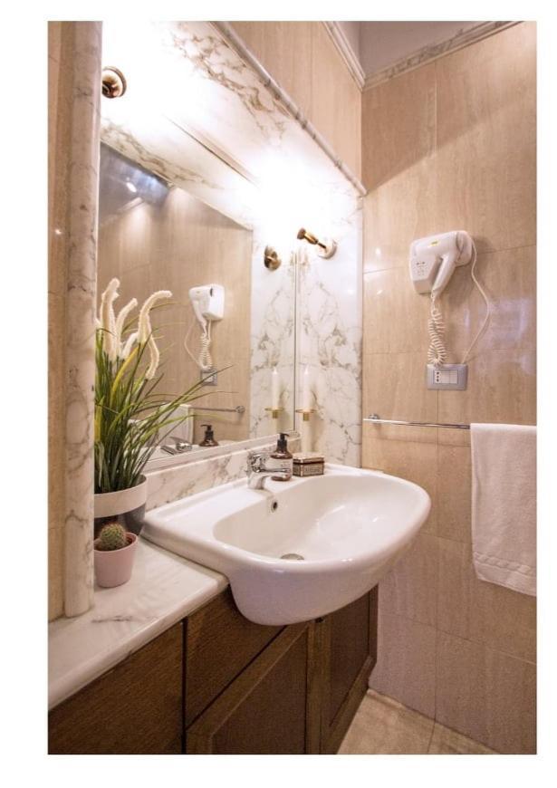 Lovely Apartments In City Centre "Third Floor, Without Elevator" روما المظهر الخارجي الصورة